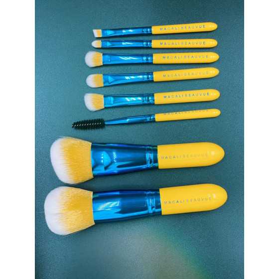 TRAVEL BRUSH SET